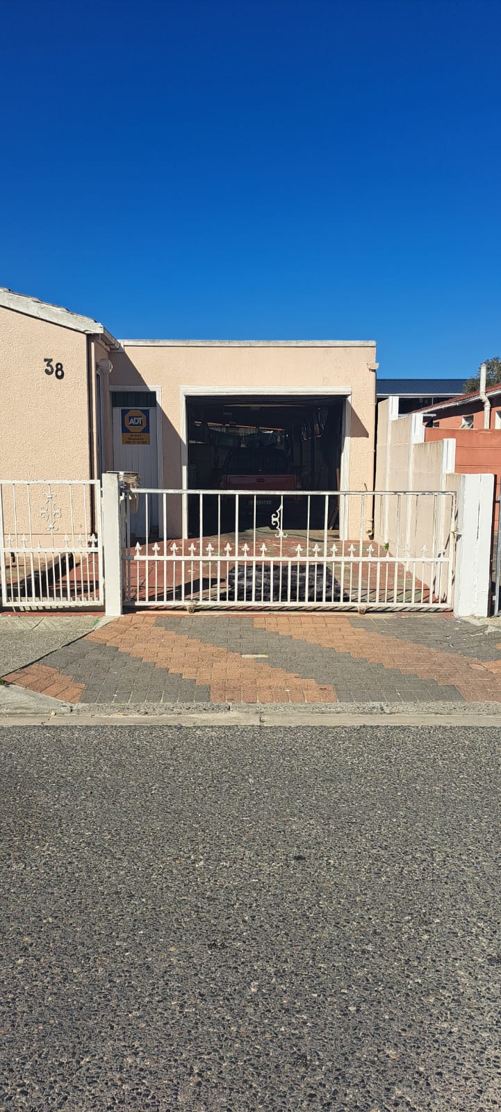 3 Bedroom Property for Sale in Portlands Western Cape